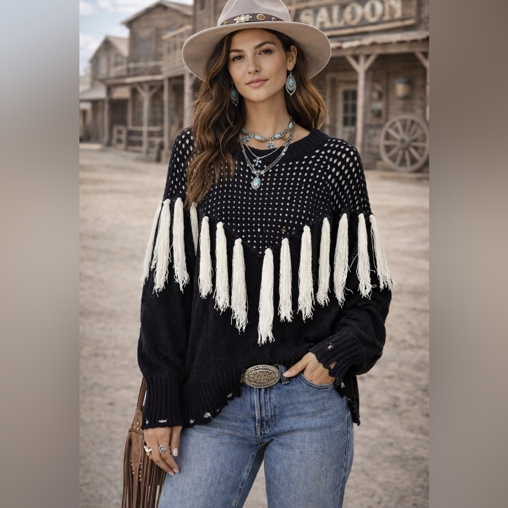 NWT Size Medium Bibi Oversized Fringe Sweater Black with white fringe.